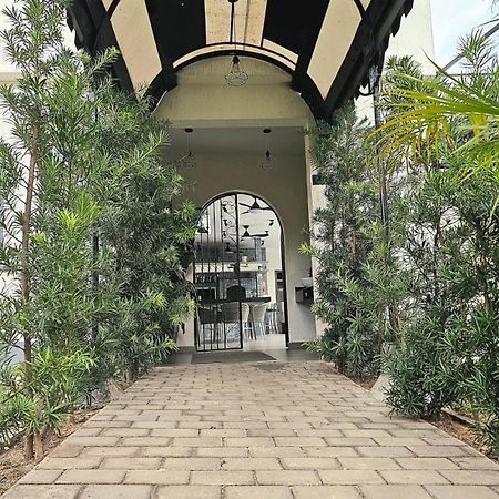 Hotel Oasis-Dream Holidays - La Petite France Σαν Μπερναρντίνο Εξωτερικό φωτογραφία