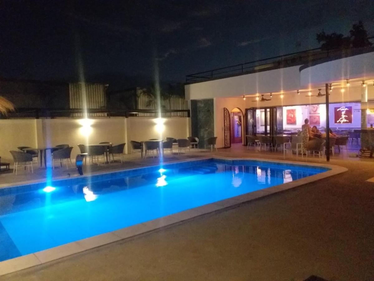 Hotel Oasis-Dream Holidays - La Petite France Σαν Μπερναρντίνο Εξωτερικό φωτογραφία