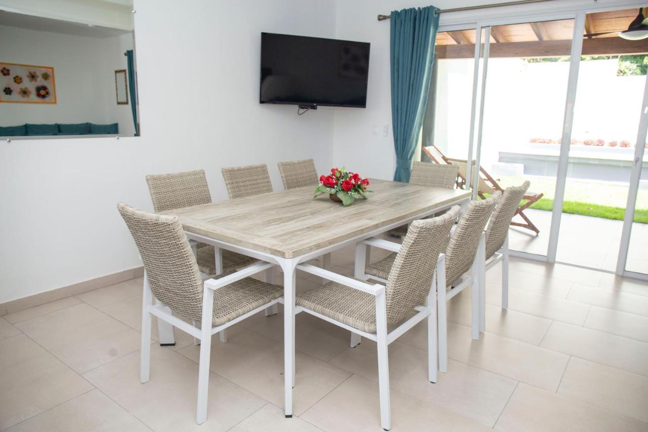 Hotel Oasis-Dream Holidays - La Petite France Σαν Μπερναρντίνο Εξωτερικό φωτογραφία
