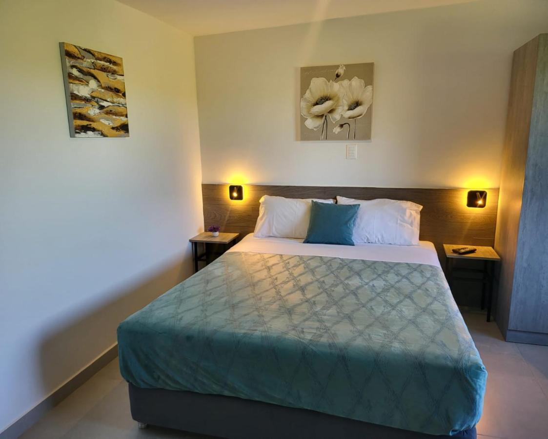 Hotel Oasis-Dream Holidays - La Petite France Σαν Μπερναρντίνο Εξωτερικό φωτογραφία