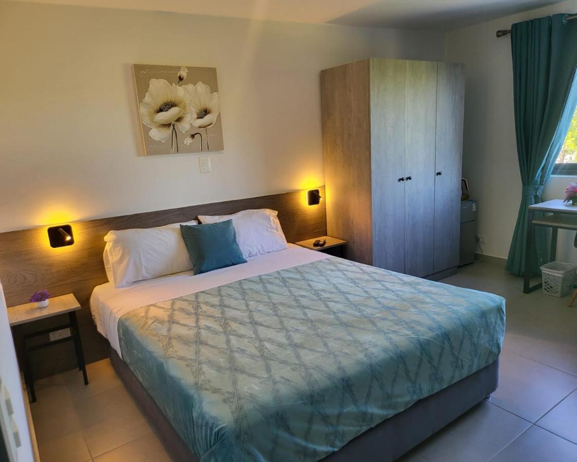 Hotel Oasis-Dream Holidays - La Petite France Σαν Μπερναρντίνο Εξωτερικό φωτογραφία