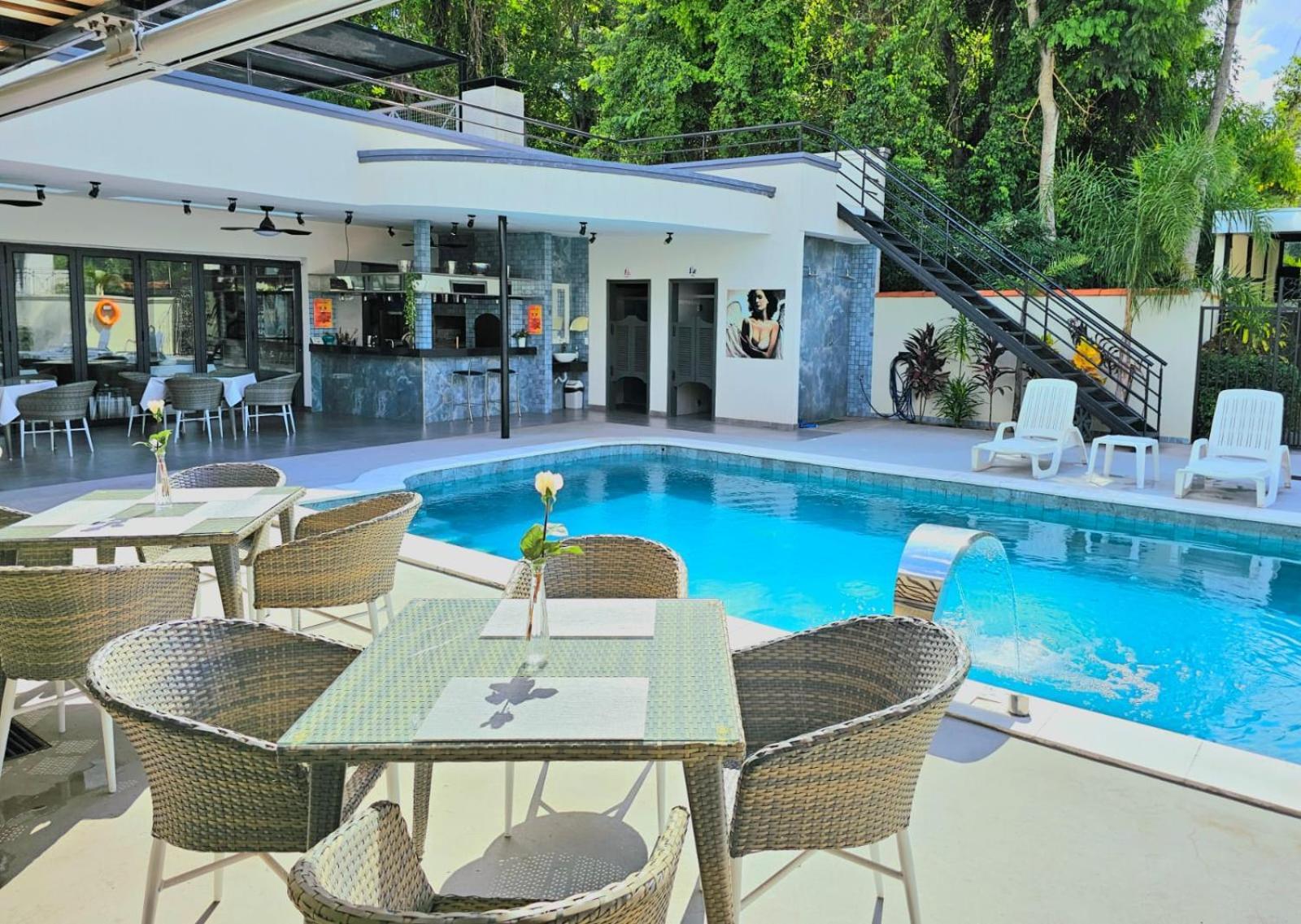 Hotel Oasis-Dream Holidays - La Petite France Σαν Μπερναρντίνο Εξωτερικό φωτογραφία