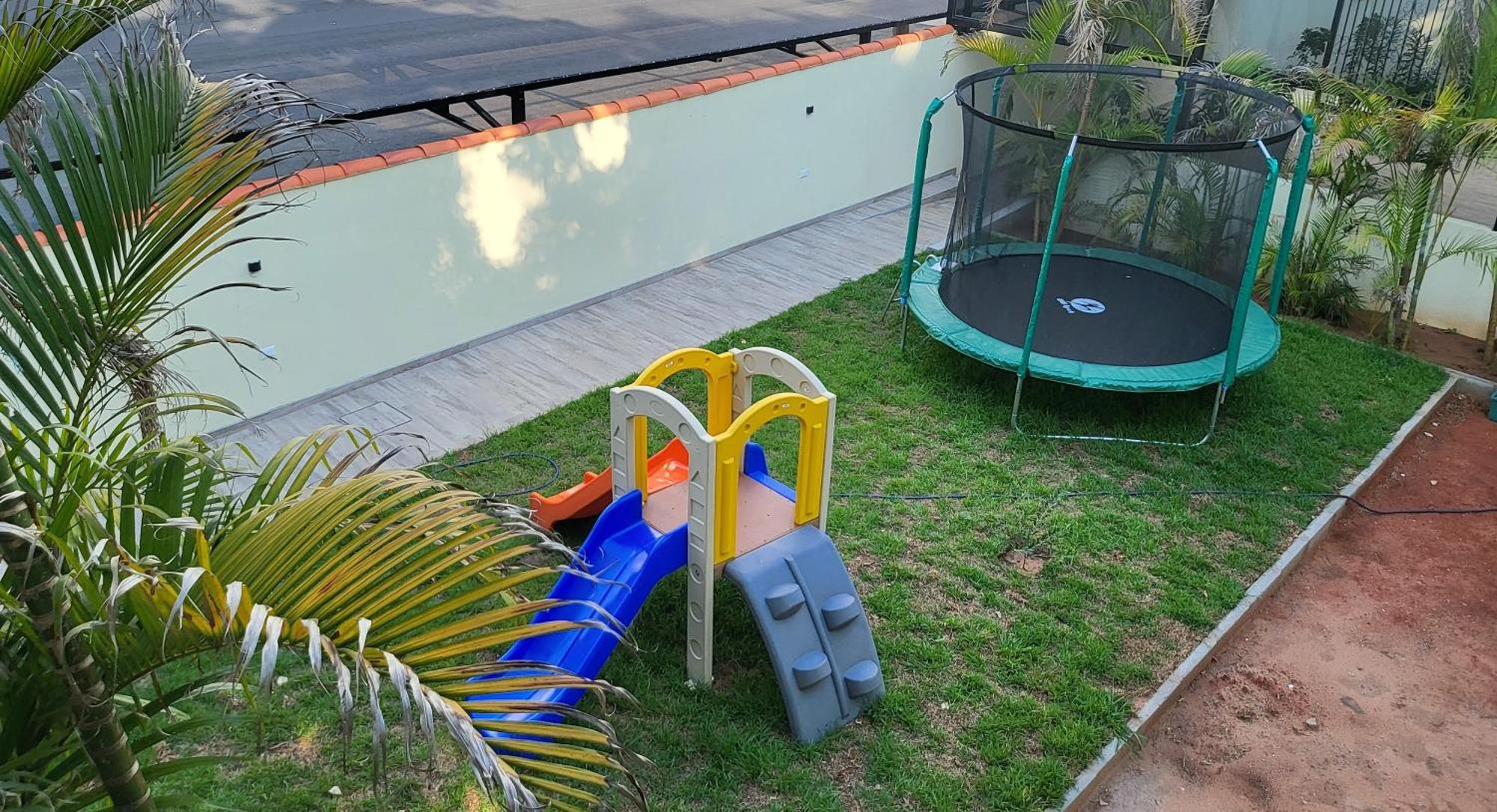 Hotel Oasis-Dream Holidays - La Petite France Σαν Μπερναρντίνο Εξωτερικό φωτογραφία