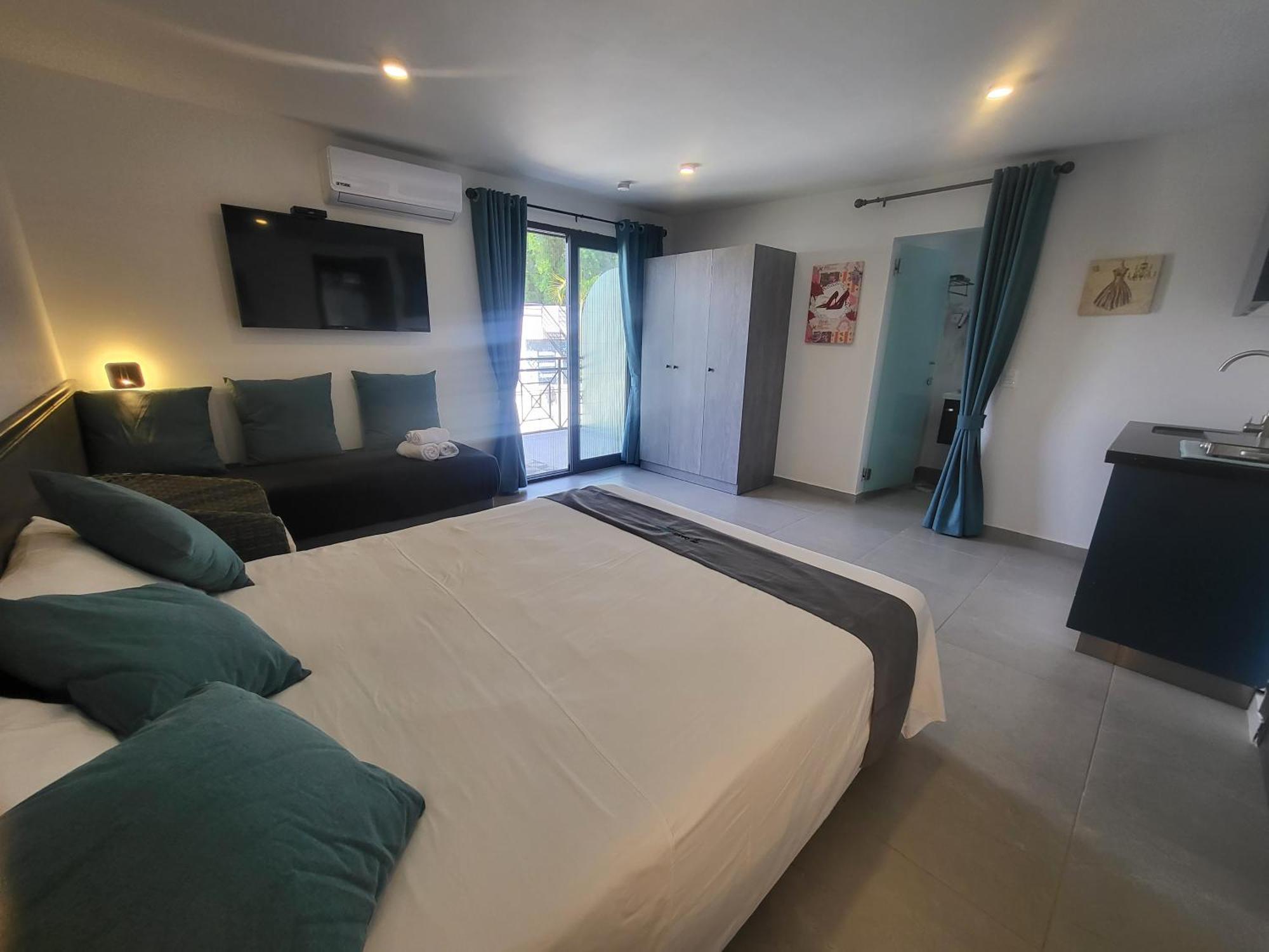 Hotel Oasis-Dream Holidays - La Petite France Σαν Μπερναρντίνο Εξωτερικό φωτογραφία
