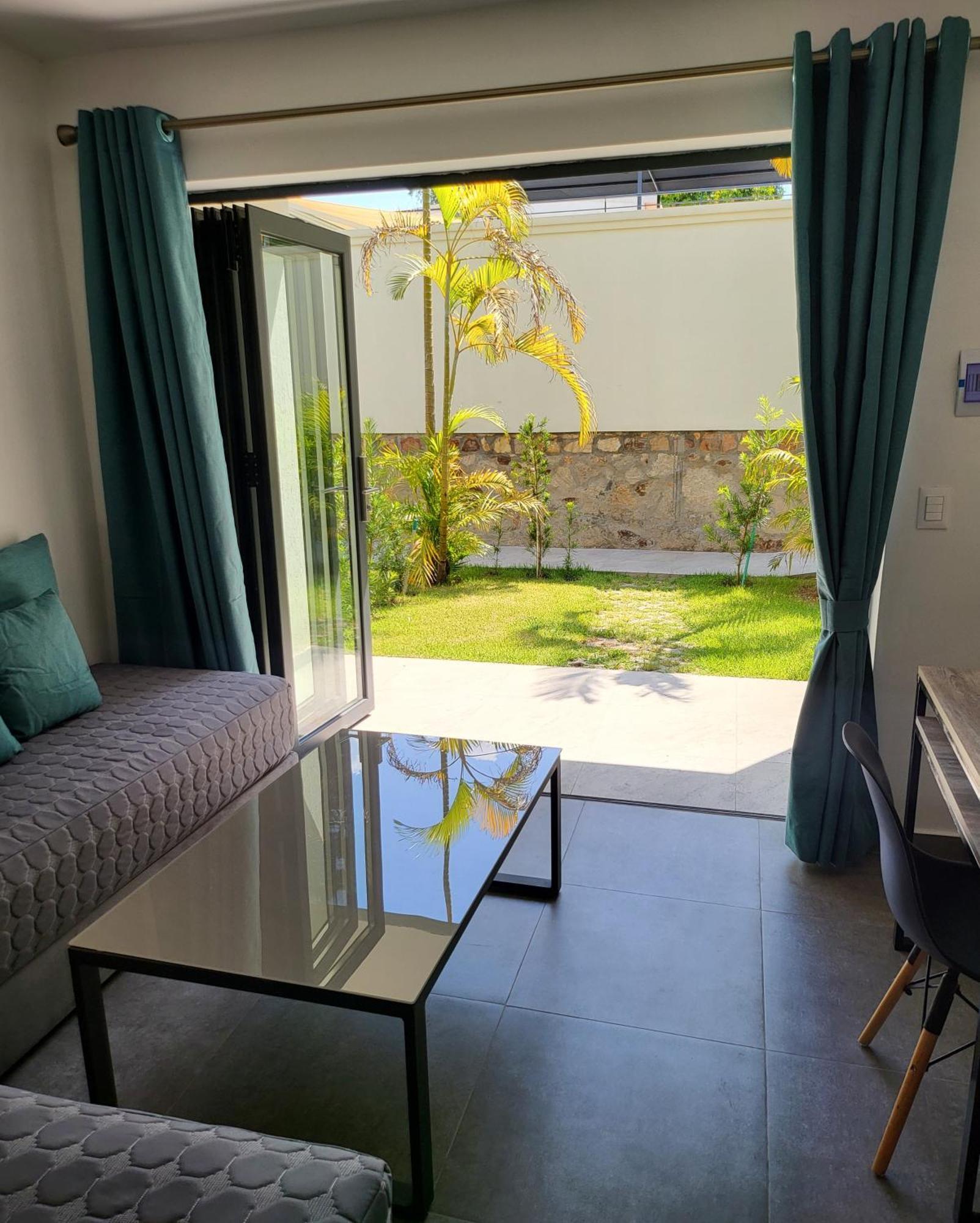 Hotel Oasis-Dream Holidays - La Petite France Σαν Μπερναρντίνο Εξωτερικό φωτογραφία