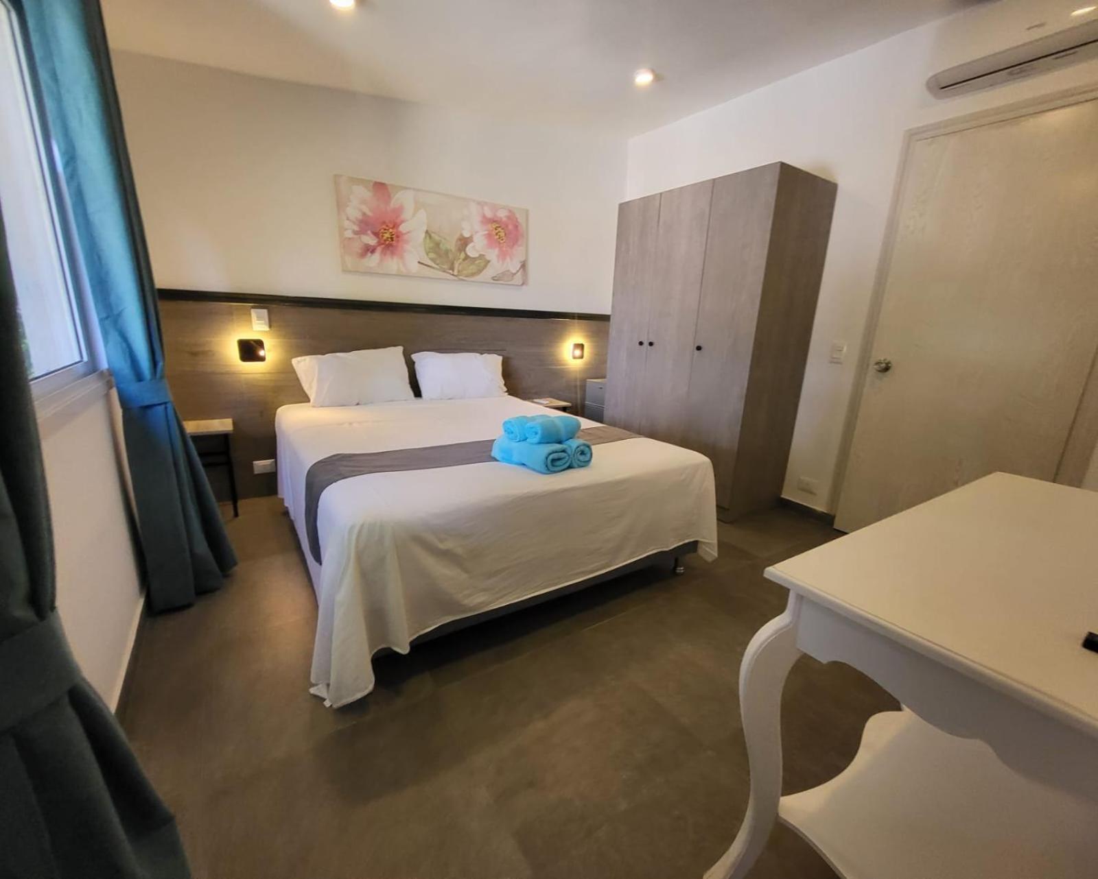 Hotel Oasis-Dream Holidays - La Petite France Σαν Μπερναρντίνο Εξωτερικό φωτογραφία